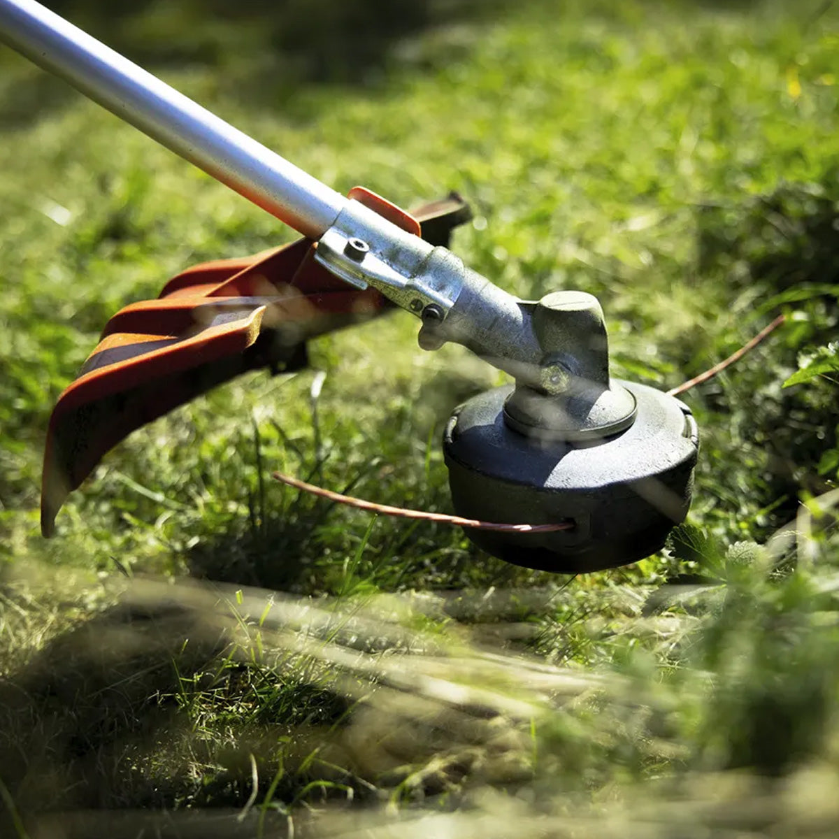 Husqvarna-Husqvarna 325iR Battery Brushcutter - 36V battery brushcutter with cutting power equivalent to 25cc petrol motor-Battery Brushcutter Skin-