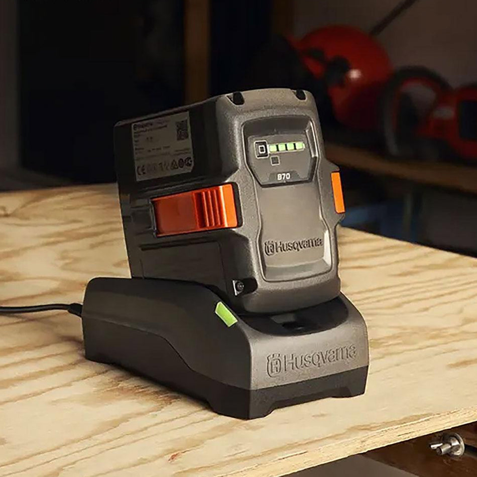Husqvarna-Husqvarna 40-C80 Charger - A compact battery charger with 220V-socket. For charging of BLi batteries-Battery Charger-