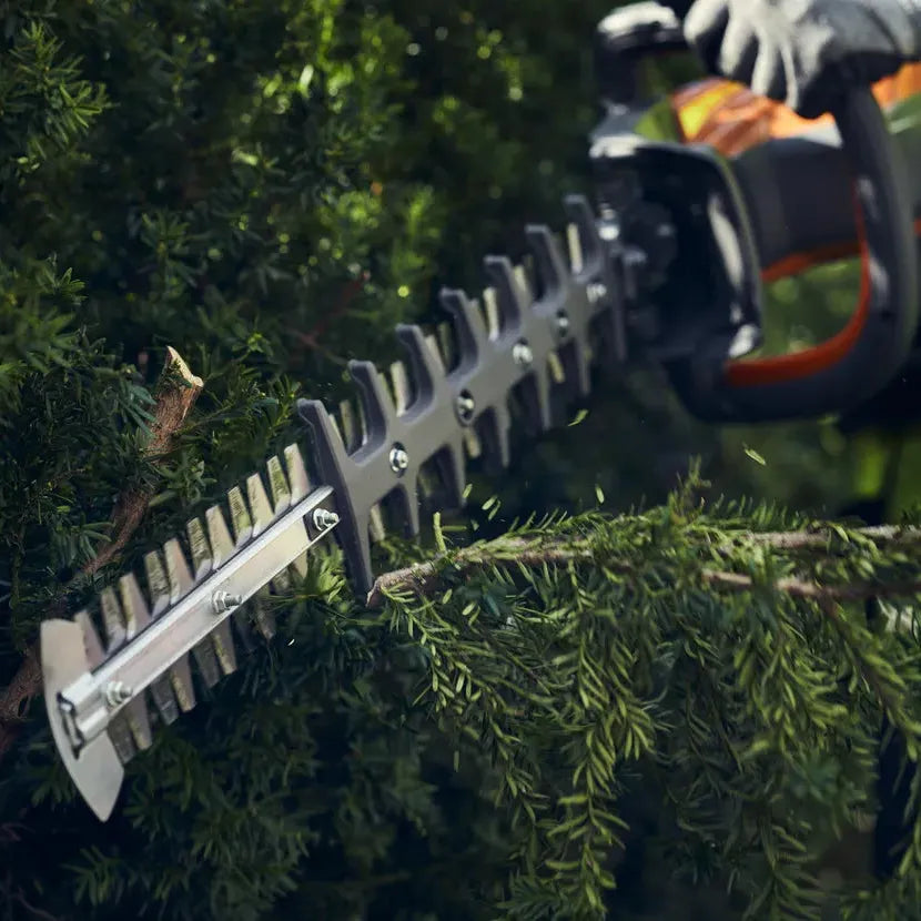 Husqvarna-Husqvarna 522iHDR60 Battery Hedge Trimmer - Battery hedge trimmer with coarse cut blades and integrated connectivity-Hedge Trimmer-