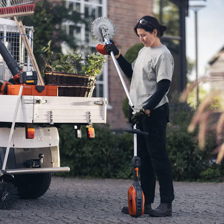 Husqvarna-Husqvarna 525iLK Combi Trimmer - Pro battery Combi Trimmer with 42cm cutting width & brushless E-Torq motor!-Battery Grass Trimmer-