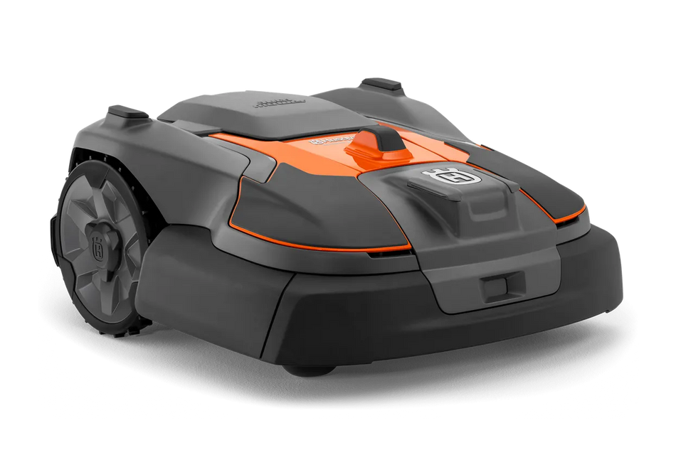 Husqvarna Automower® 580L EPOS® - Wire free robotic mower for precision mowing of golf courses.