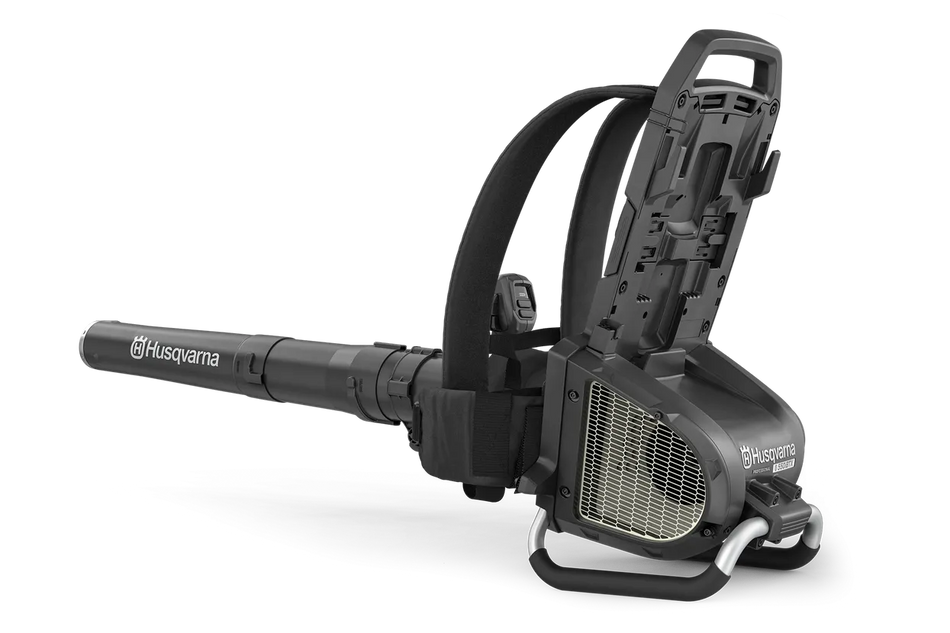 Husqvarna 550iBTX Battery Leaf Blower - Powerful and ergonomic backpack battery blower with integrated connectivity