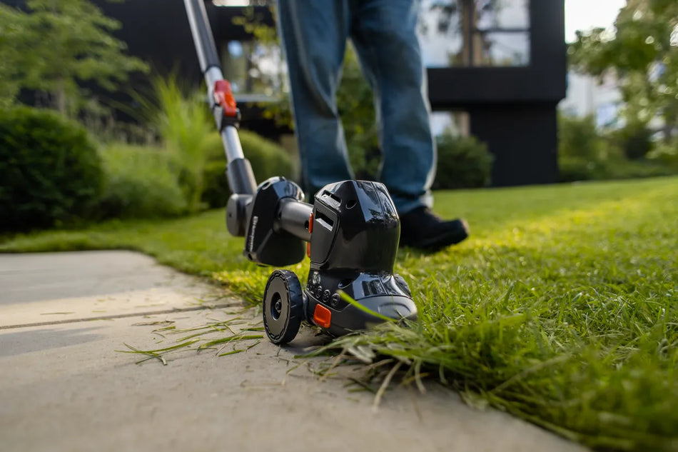 Husqvarna Aspire™ Pole Attachment - Telescopic pole for extended reach.