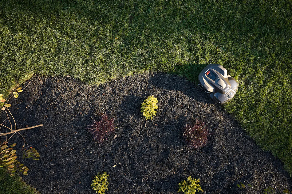 Husqvarna Automower® 420 iQ - More lawn, no limits – up to 1 acre / 4,000 m² capacity.