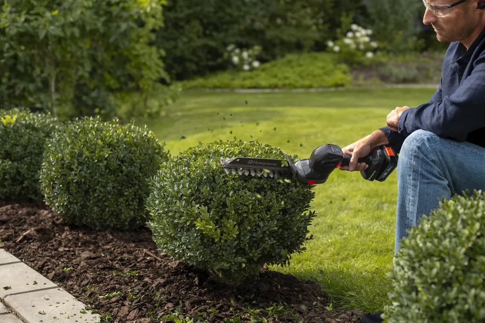 Husqvarna Aspire™ Shrub Shear 18V