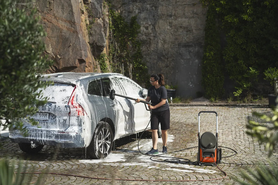 Husqvarna PW 370 - Demanding outdoor cleaning made easy and smart.