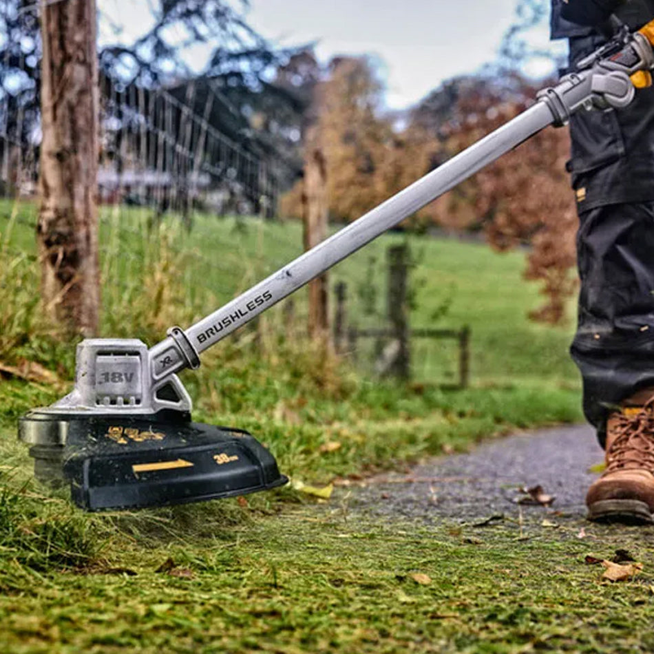 DeWALT 18V XR Line Trimmer 5Ah Kit - 18V 5Ah Line Trimmer kit with battery & charger - VALUED AT $575!