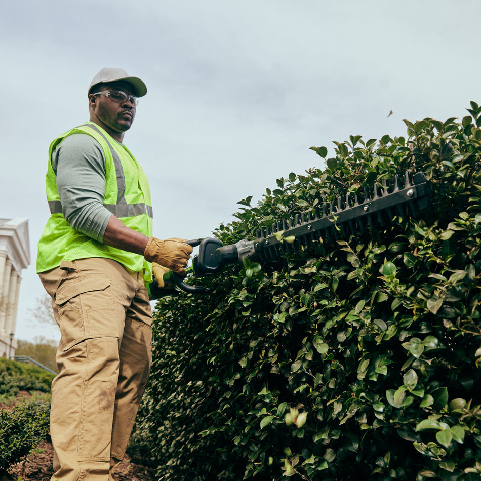 Greenworks 82V Short Pole Trimmer - Professional battery hedge trimmer with up to 4300 strokes per minute!