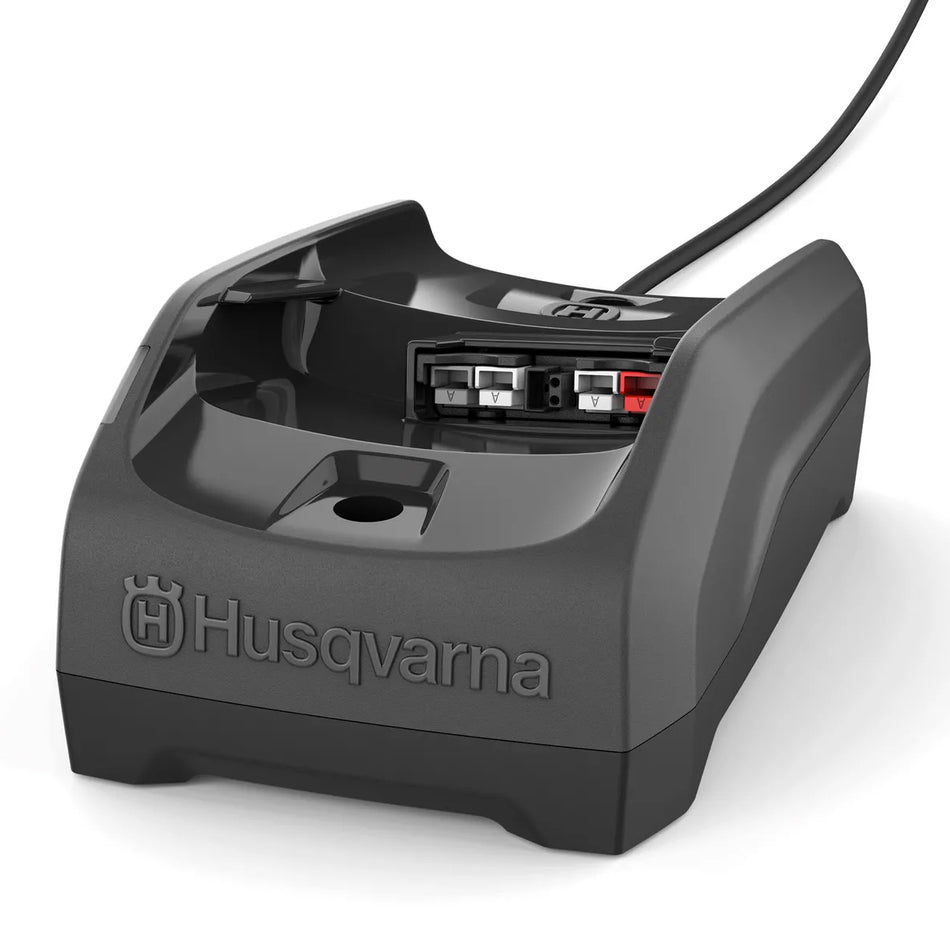 Husqvarna 40-C80 Charger - A compact battery charger with 220V-socket. For charging of BLi batteries