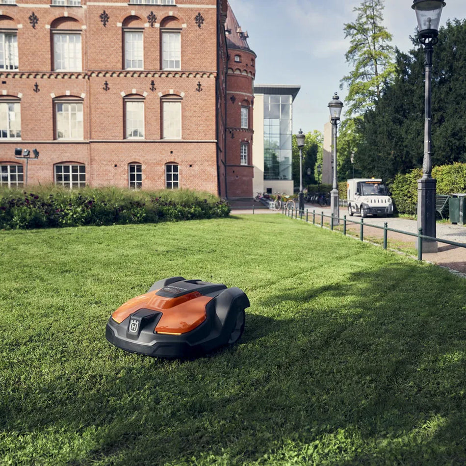 Husqvarna Automower® 520 EPOS® - Robotic mower with virtual boundaries for green areas up to 5000 m²