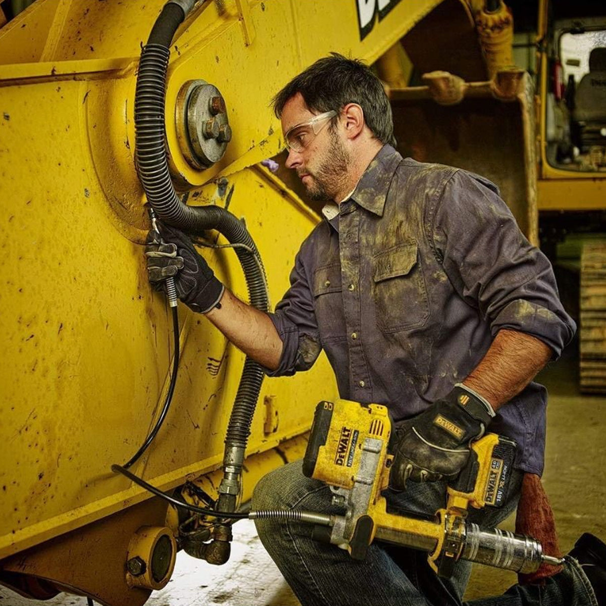 DeWALT-DeWALT 18V XR Grease Gun - 10,000 PSI, 2-speed, ergonomic grip, 1.2m long hose, variable speed trigger-Grease Gun-