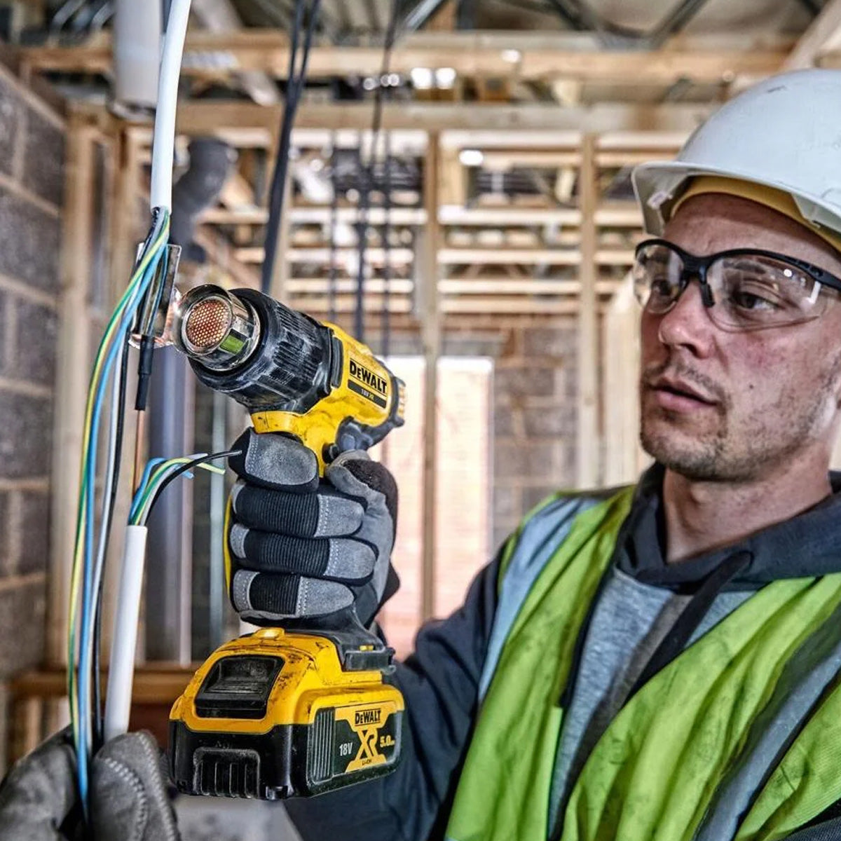 DeWALT-DeWALT 18V XR Li-Ion Heat Gun - Cordless heat gun for on-site applications, 530°C max, compact design-Heat Gun-