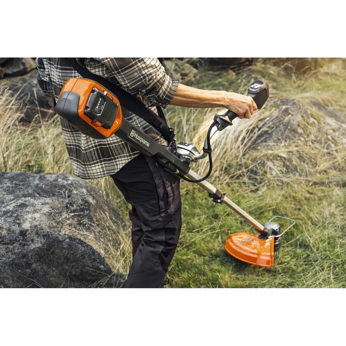 Husqvarna-Husqvarna 220iR Grass Trimmer - Powerful and ergonomic trimmer designed for easy storage.-Grass Trimmer-