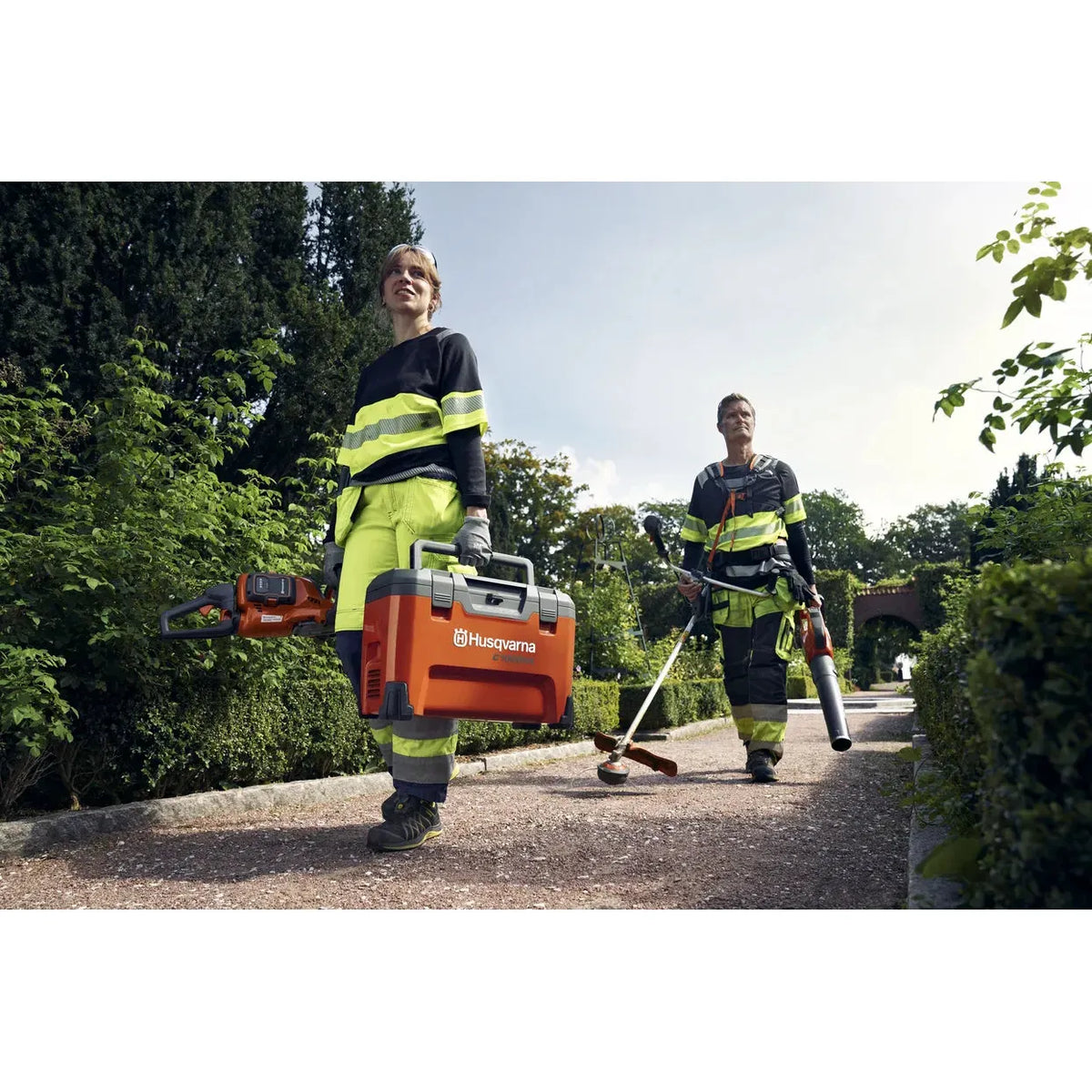 Husqvarna-Husqvarna 40-C1000X4 Mutli-Bay Battery Charger - Efficient and smart high-power charging wherever you want.-Battery Charger-