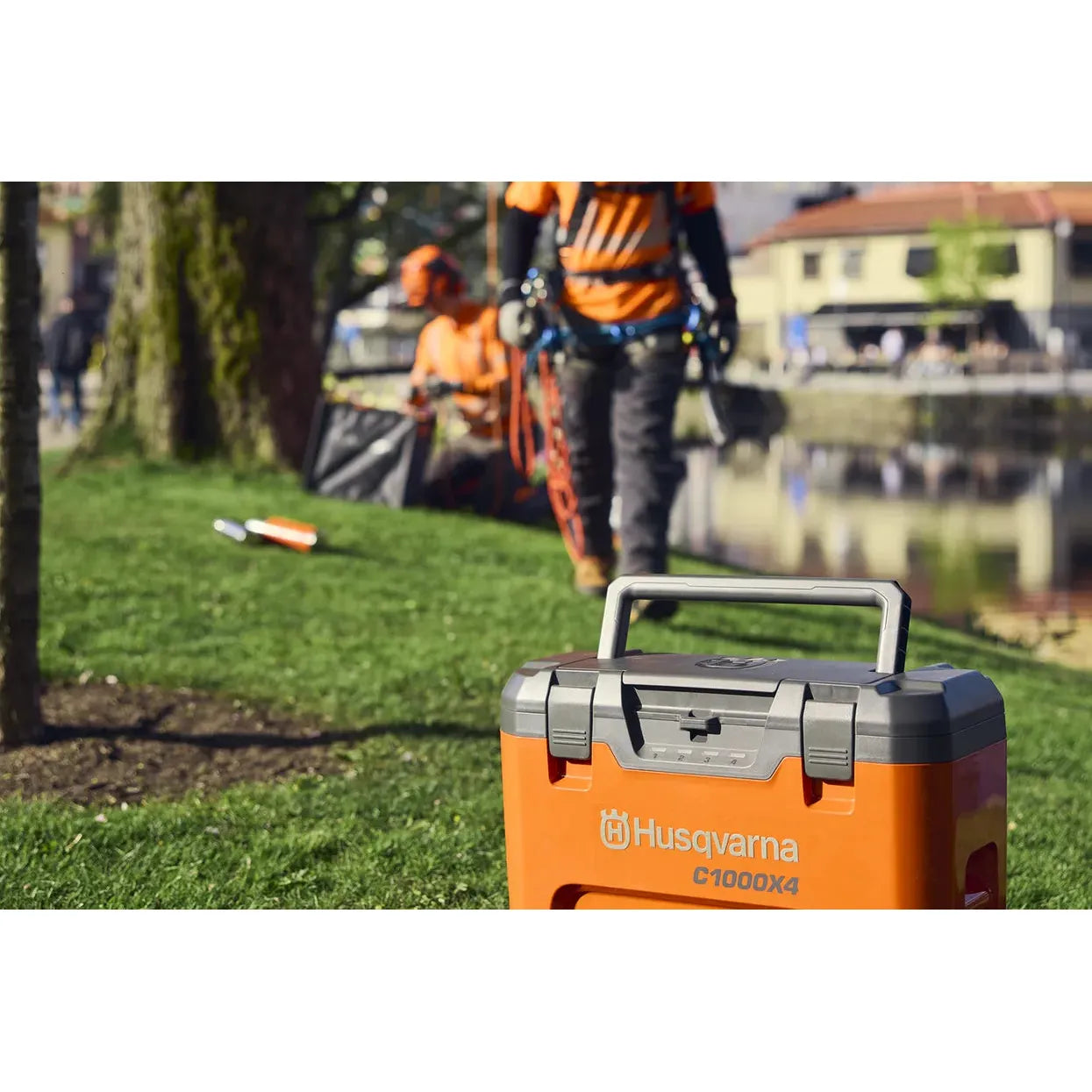 Husqvarna-Husqvarna 40-C1000X4 Mutli-Bay Battery Charger - Efficient and smart high-power charging wherever you want.-Battery Charger-