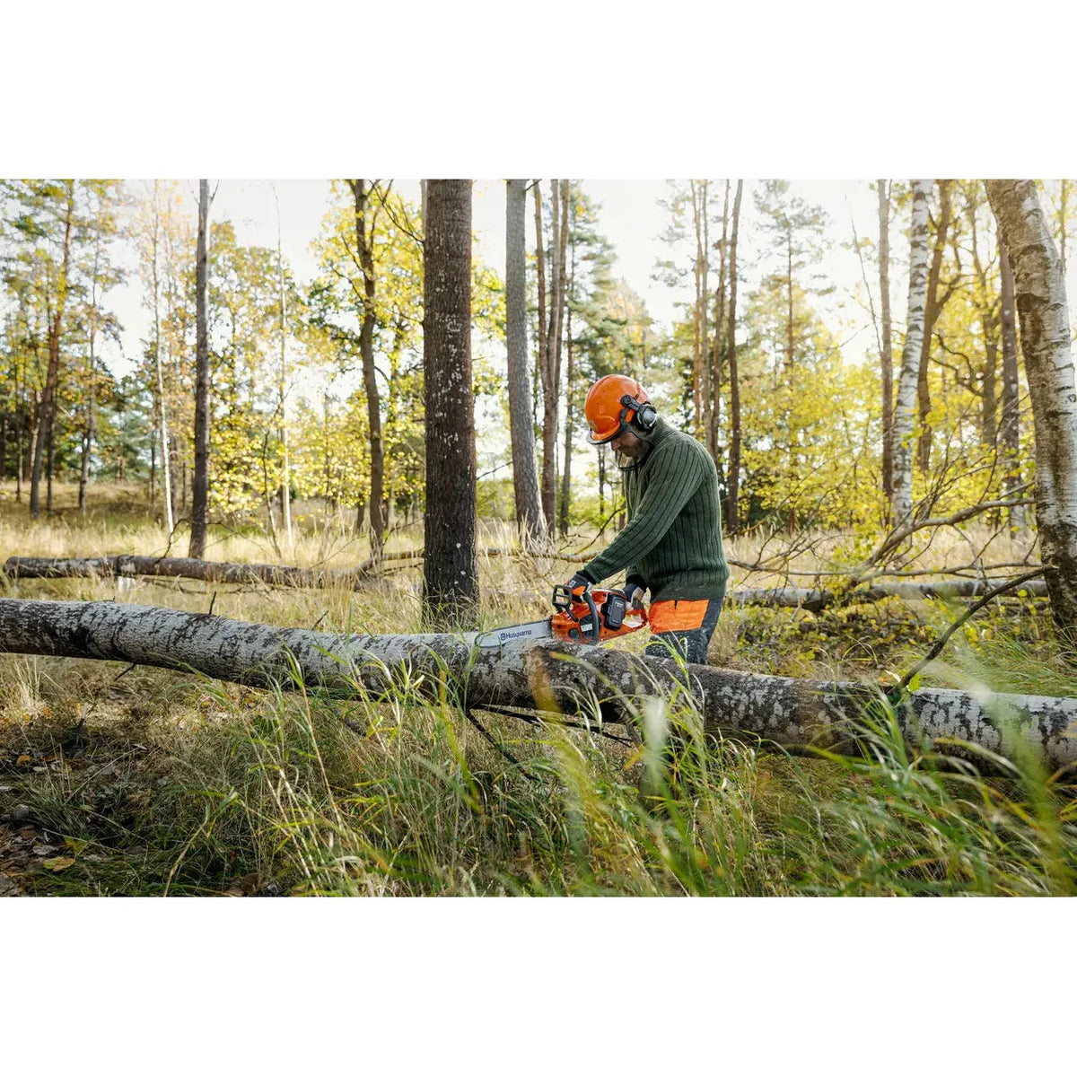 Husqvarna-Husqvarna 435i Battery Chainsaw - All-round and weatherproof chainsaw with premium cutting performance.-Chainsaw-