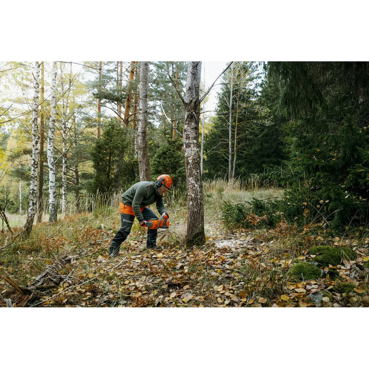 Husqvarna-Husqvarna 435i Battery Chainsaw - All-round and weatherproof chainsaw with premium cutting performance.-Chainsaw-