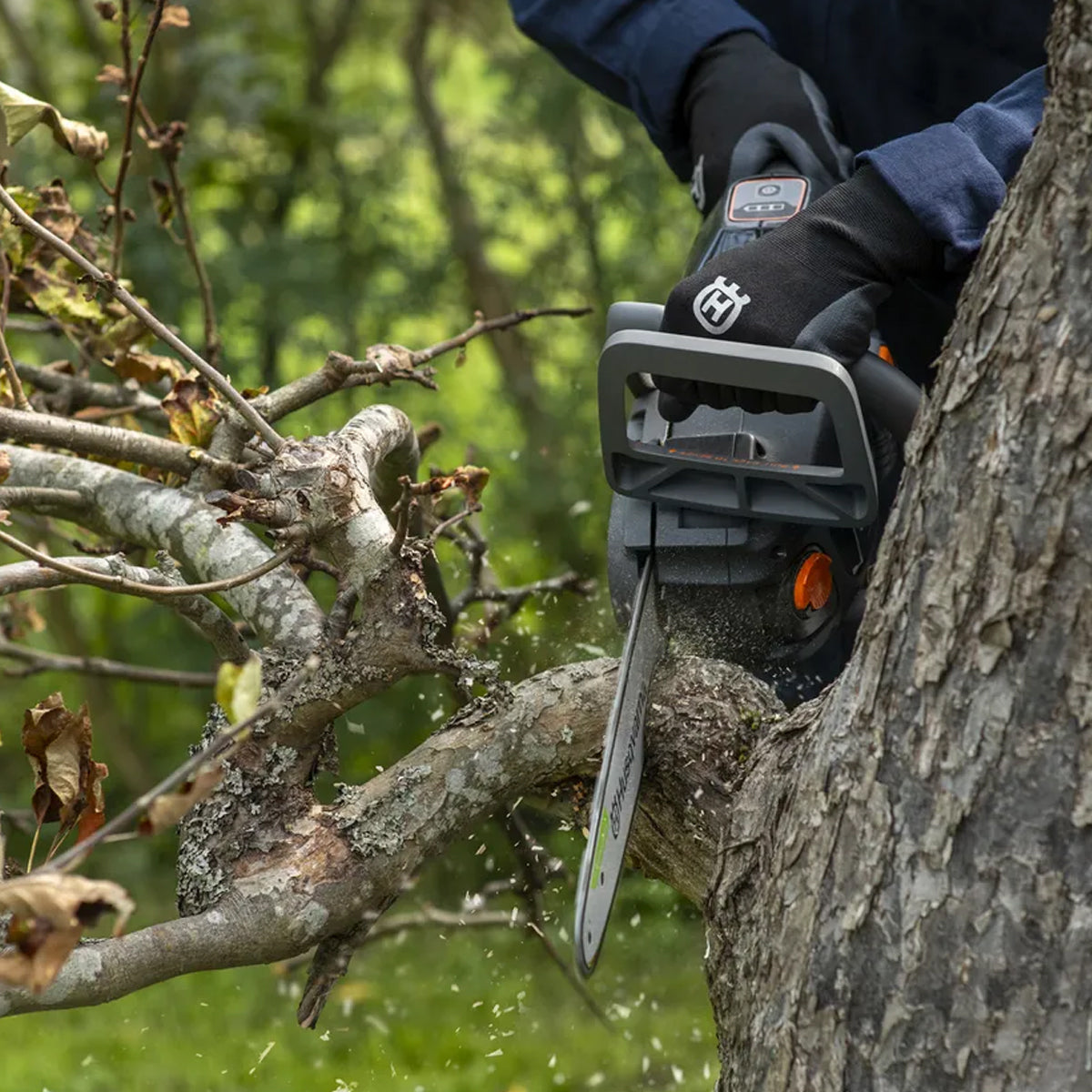 Husqvarna-Husqvarna Aspire C15X-P4A 18V Chainsaw - For pruning, garden clearing, minor tree felling and DIY projects-Battery Chainsaw-