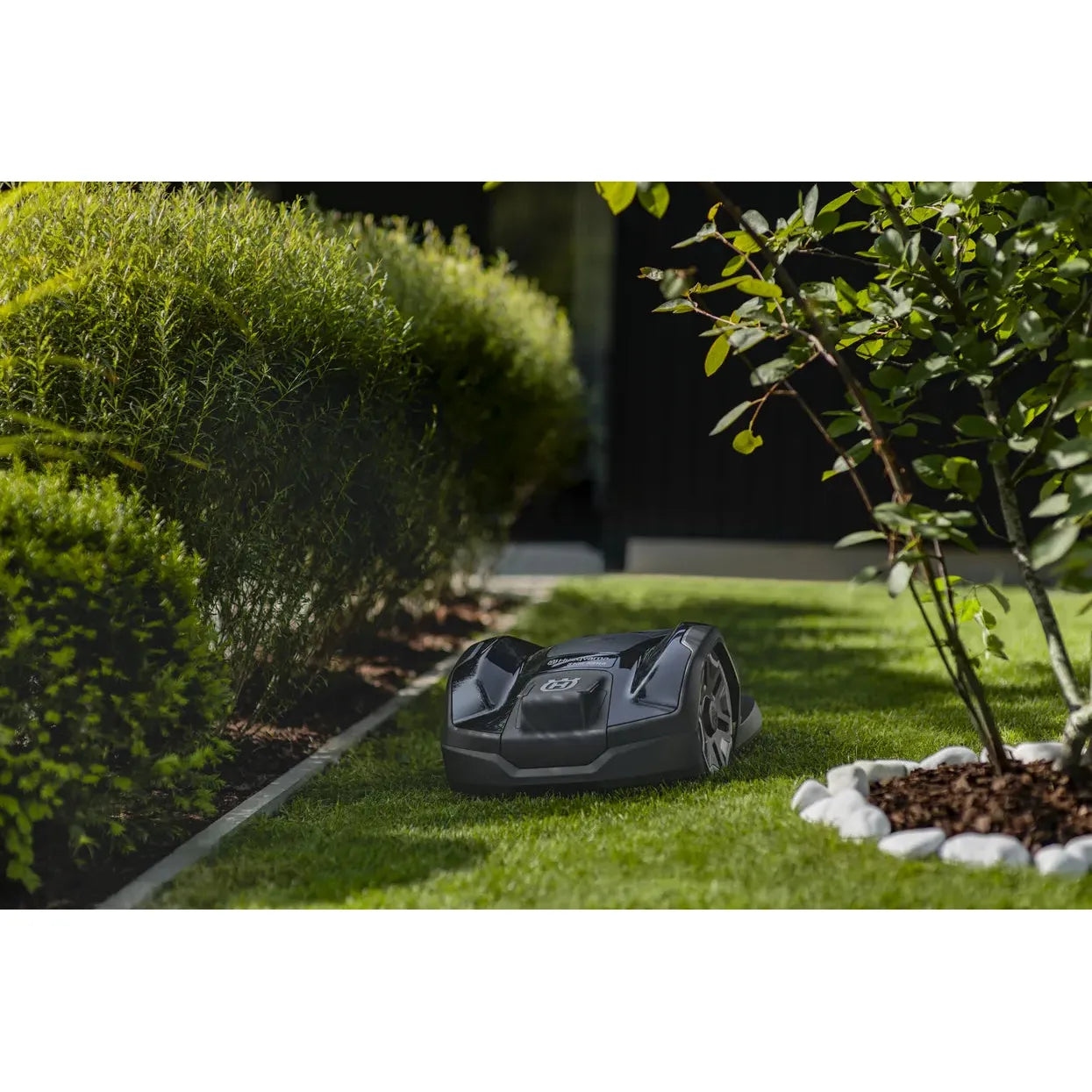 Husqvarna-Husqvarna Automower® 310E NERA - Robotic mower that trims the edges, for midsized lawns.-Automower-