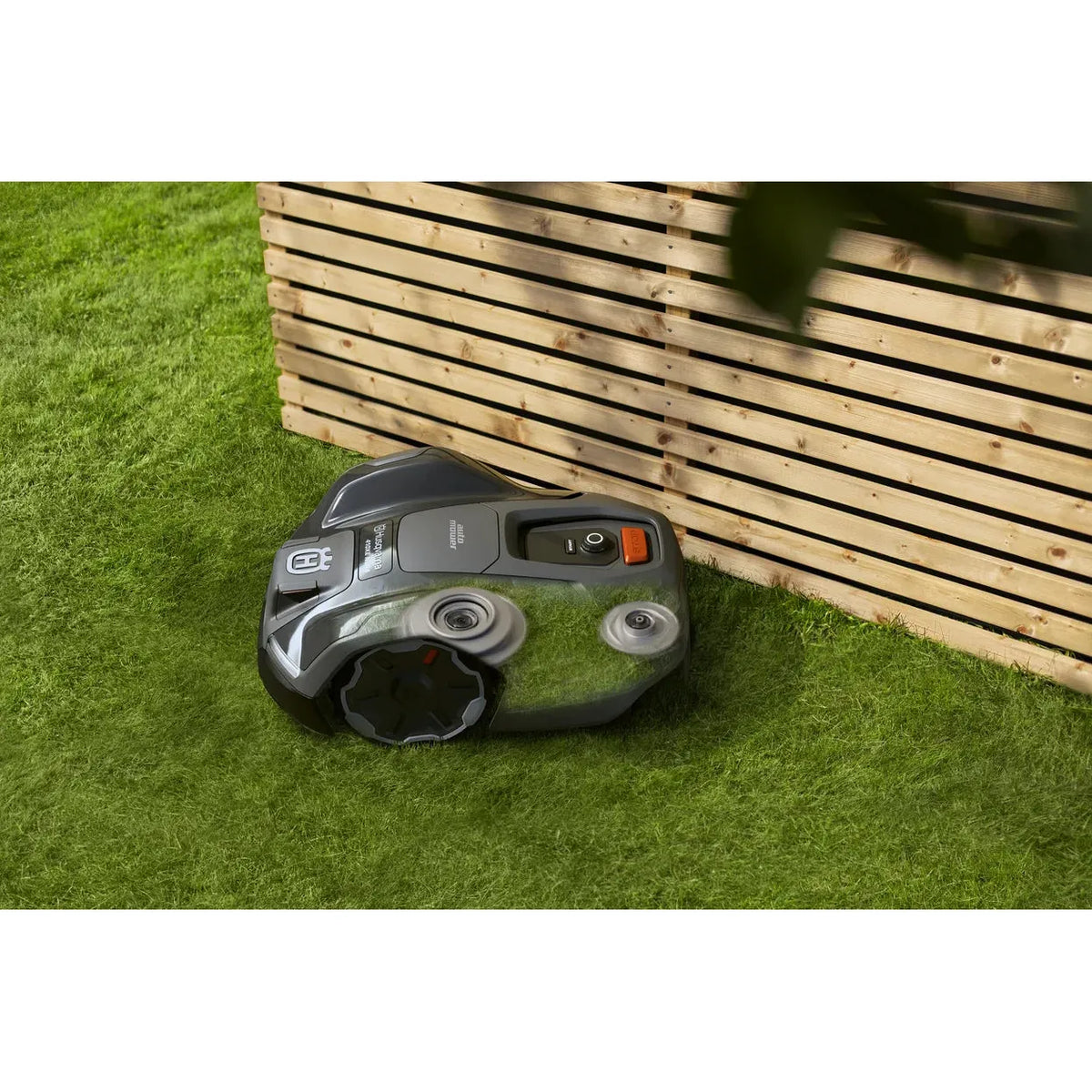 Husqvarna-Husqvarna Automower® 405XE NERA - Robotic mower that trims the edges and avoids objects on the lawn.-Automower-