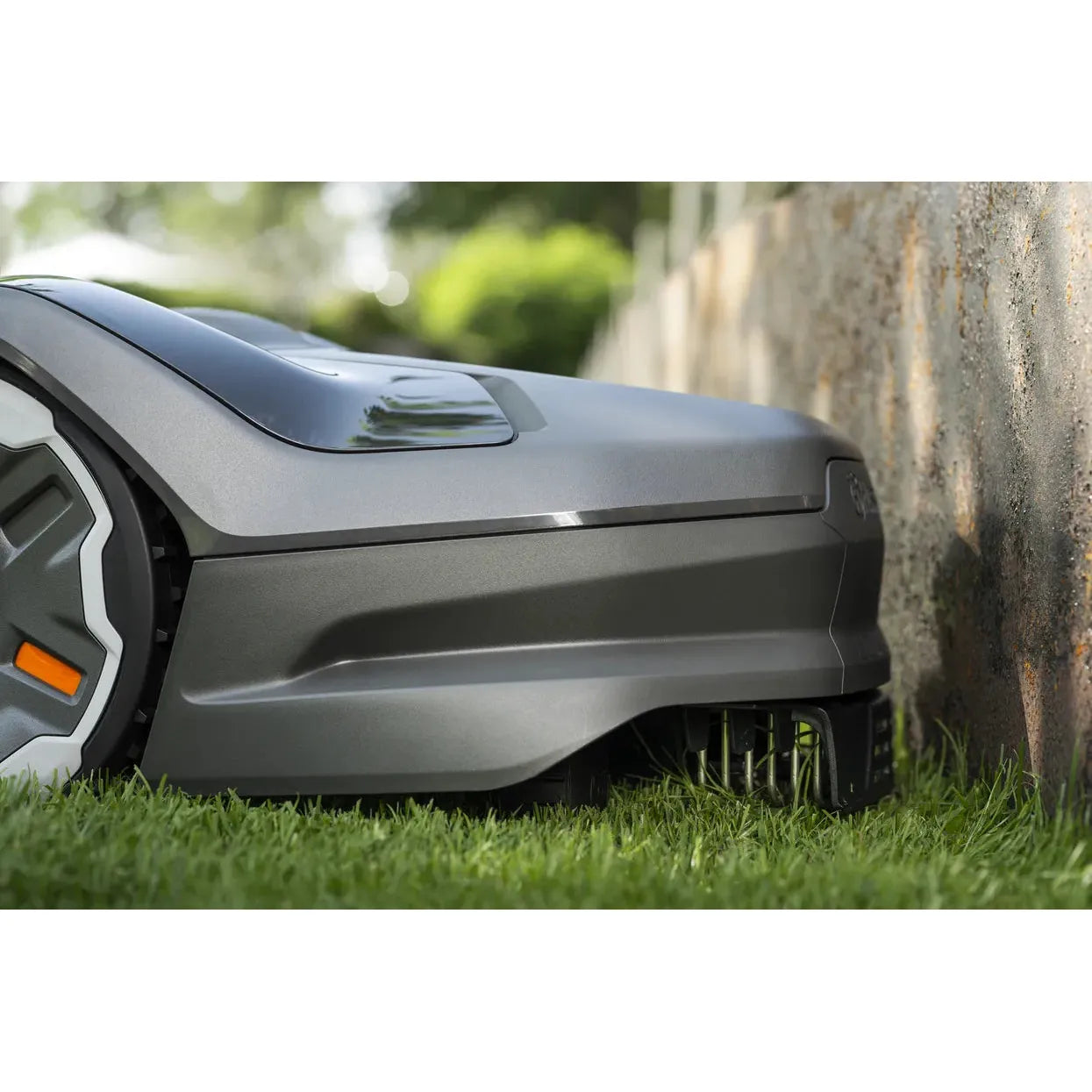 Husqvarna-Husqvarna Automower® 410XE NERA - Robotic mower with EdgeCut and object avoidance-Automower-