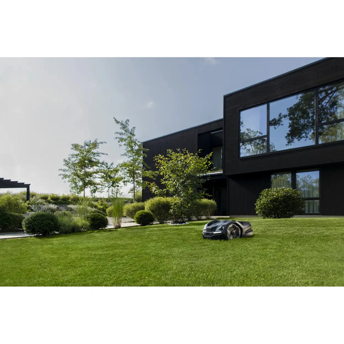 Husqvarna-Husqvarna Automower® 410XE NERA - Robotic mower with EdgeCut and object avoidance-Automower-