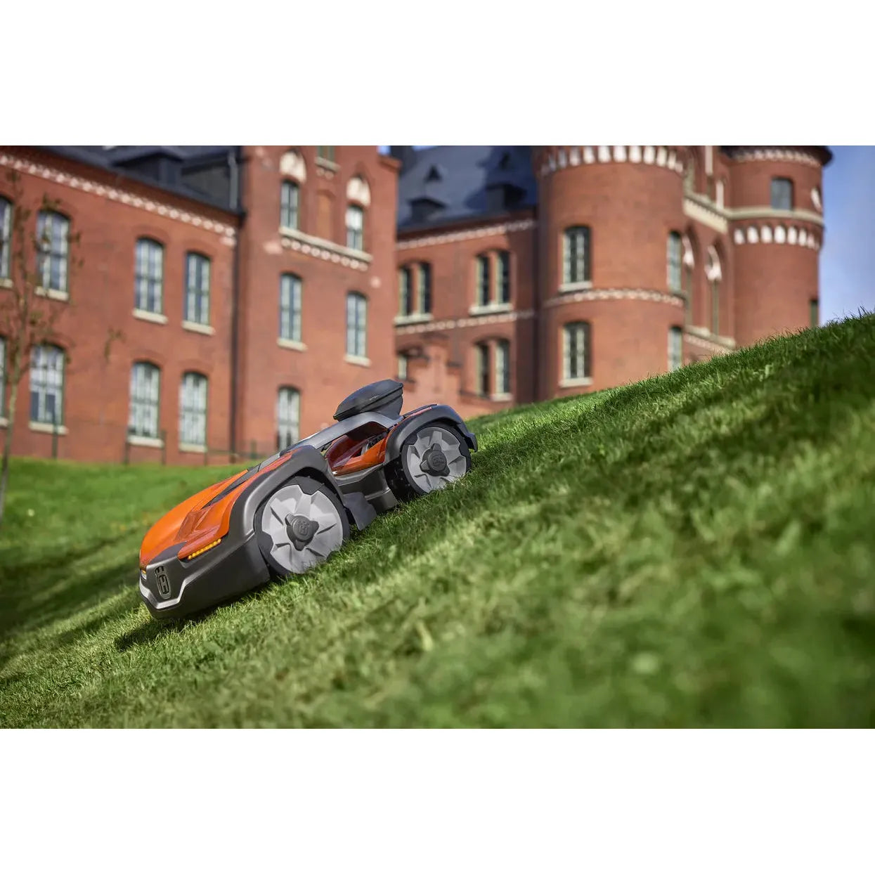 Husqvarna-Husqvarna Automower® 535 AWD EPOS® - Wire free robotic mower with all-wheel-drive for steep slopes up to 70%.-Automower-