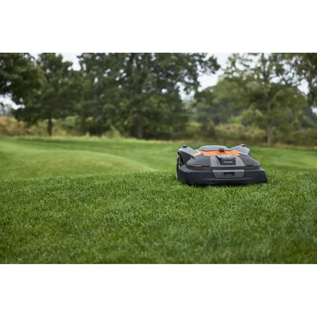 Husqvarna-Husqvarna Automower® 580L EPOS® - Wire free robotic mower for precision mowing of golf courses.-Automower-